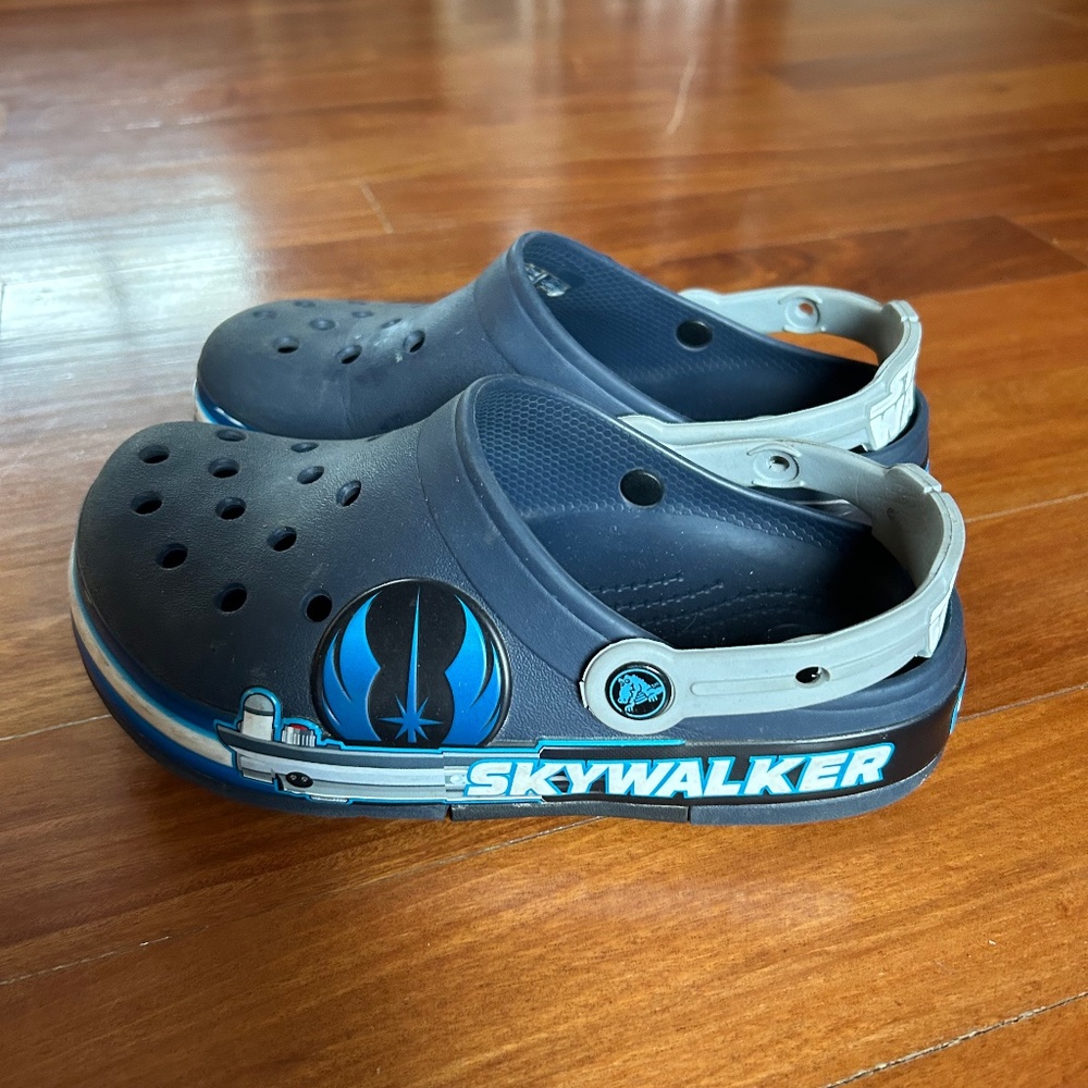 Boys crocs